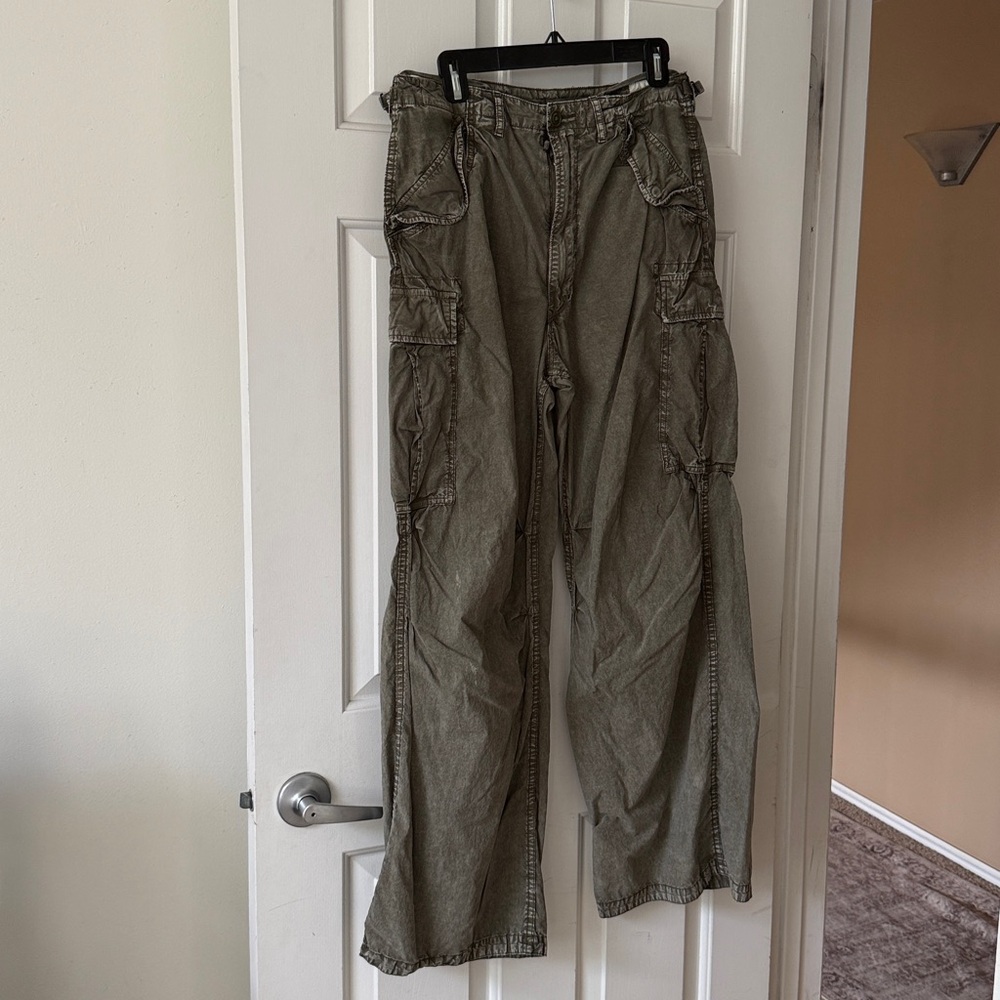 R13 Wide Leg Cargo Pants in GD Olive 28- Small Hole - Picture 4 of 16